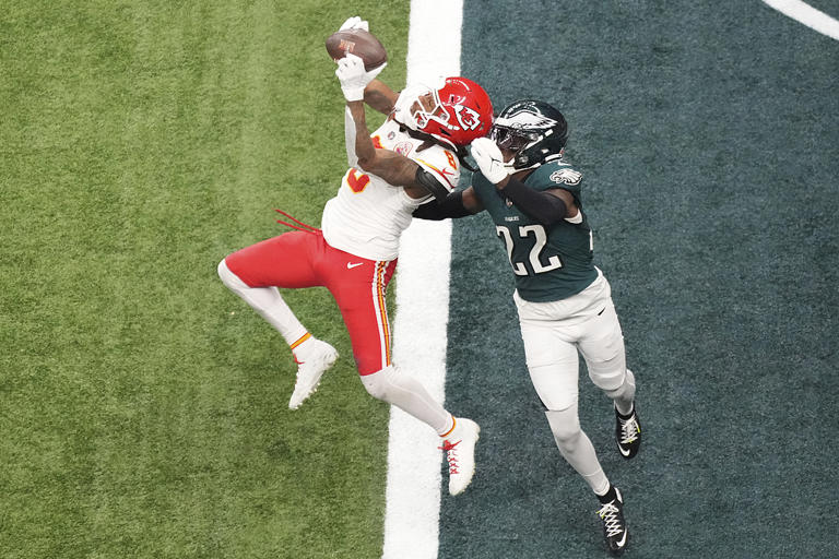 爱游戏官方网站-莱万多夫斯基连续三场比赛得分超过逆转，老鹰挑战极限！-爱游戏官方网站