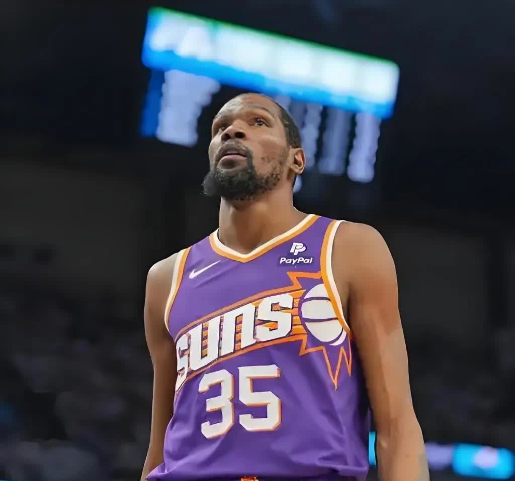 爱游戏-关于杜兰特迎来二十赛季出色发挥，公牛观众热烈欢呼！的信息-爱游戏