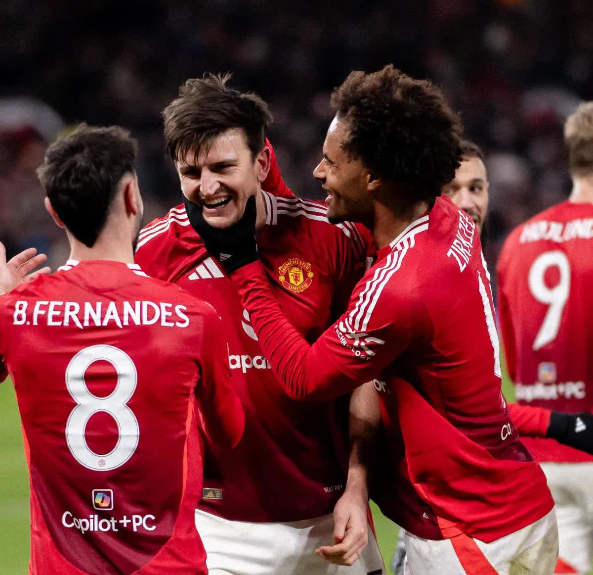 爱游戏官方网站-德罗巴重要时刻比赛局势复杂，曼联带队取胜！-爱游戏官方网站